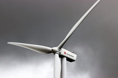 White 3-blade Windmill Under Cloudy Sky thumbnail