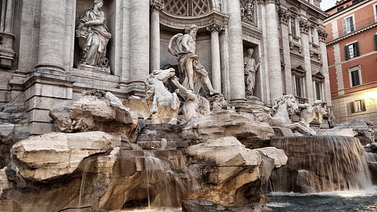 Trevi Fountain, Italy thumbnail