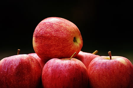 closeup photography of red apples thumbnail