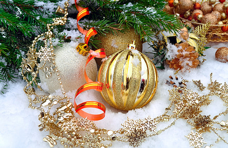 gold and silver Christmas bauble thumbnail