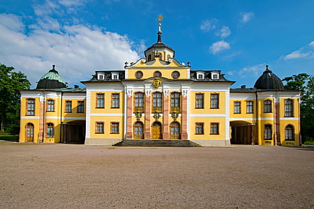 landscape photo of building thumbnail