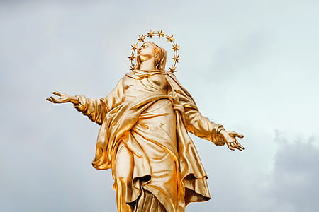 Jesus Christ gold statue thumbnail