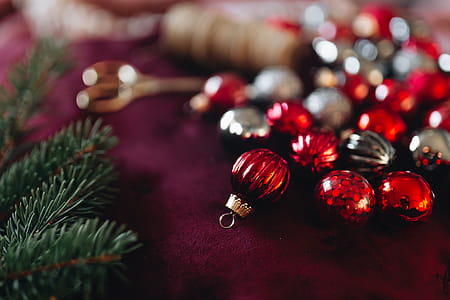 Burgundy Christmas Decorations thumbnail