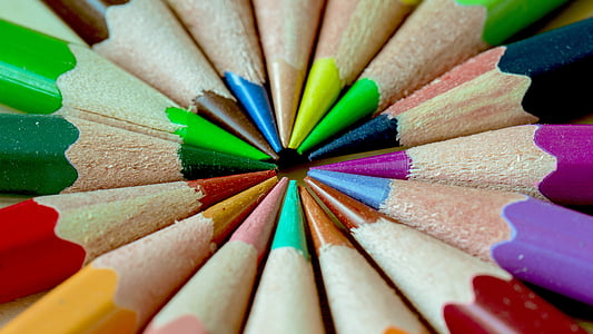 coloring pencil arrange in circle thumbnail