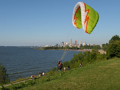 Parasailing, Lakewood Park Lakewood Oh thumbnail