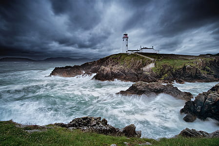 landscape photo of lighthouse thumbnail