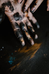 Messy painted hands of a painting artist thumbnail