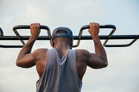 Fitness Man Chin Ups Photo thumbnail