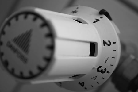 closeup photo of gauge thumbnail