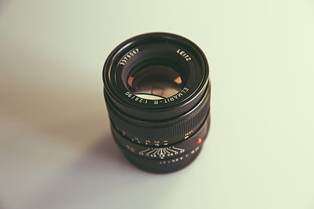 black telephoto lens thumbnail