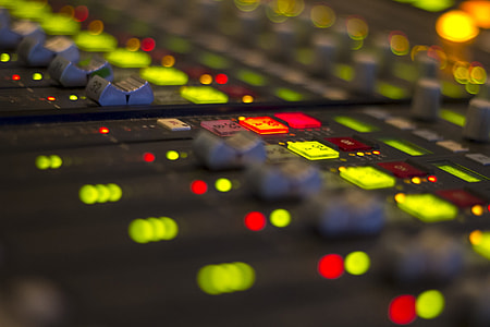closeup photography of audio mixe thumbnail