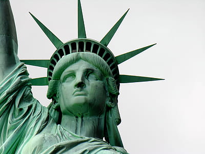 closeup photography of Statue of Liberty thumbnail