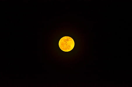 photo of blood moon thumbnail