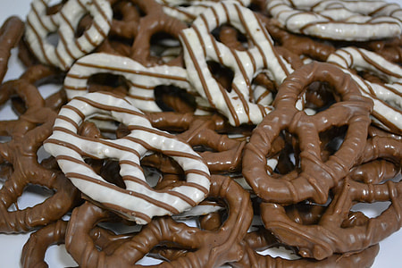 Chocolate Pretzels thumbnail
