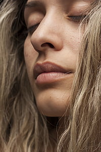 woman's face thumbnail