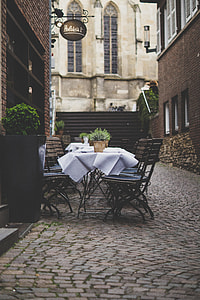 outdoor dining tables and chairs thumbnail