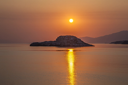 island surrounded by body of water thumbnail