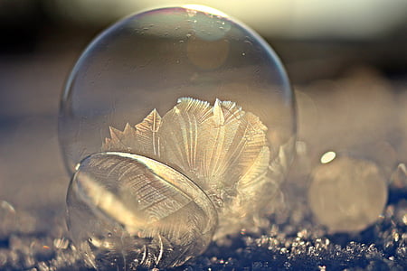 shallow focus photography of bubbles thumbnail