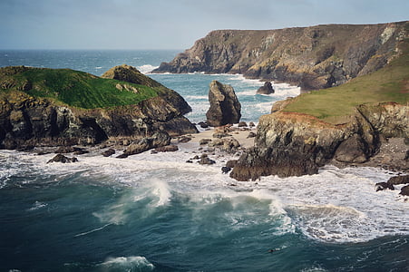 ocean waves crashing on rocks thumbnail