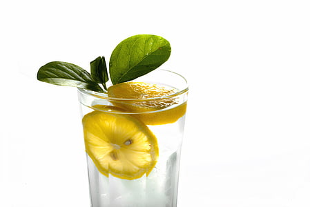 clear water with sliced lemon thumbnail