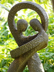 couple figurine thumbnail