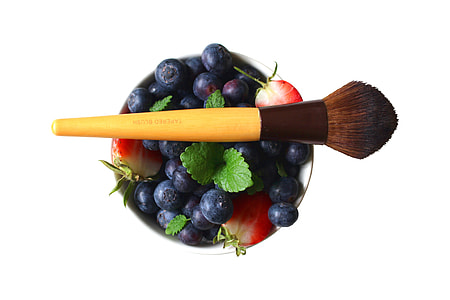 makeup brush on grapefruit thumbnail