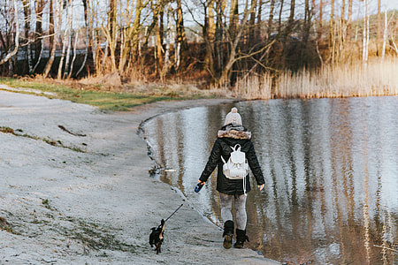 A walk by the lake thumbnail