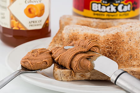 bread with chocolate cream thumbnail