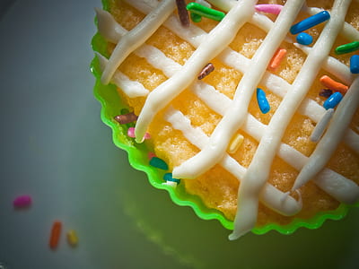 close-up photo of cupcake thumbnail