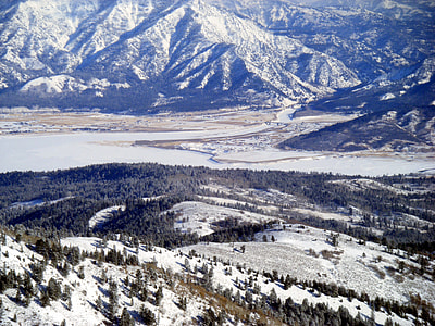 Overview of Alpine landscape and mountains in Wyoming thumbnail