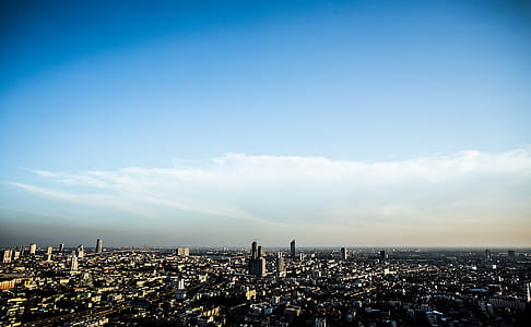 City Horizon Under Clear Skies thumbnail