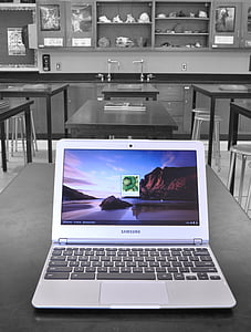 Samsung laptop computer on table thumbnail