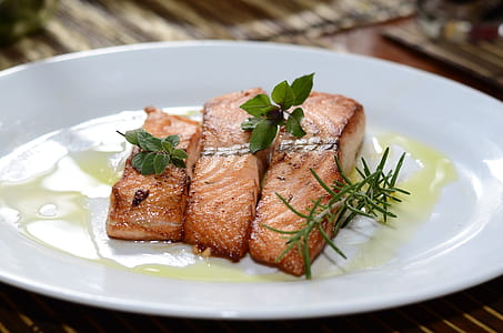 photo of cooked fish on plate thumbnail