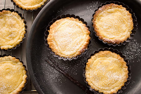 photo of baked bread in pan thumbnail