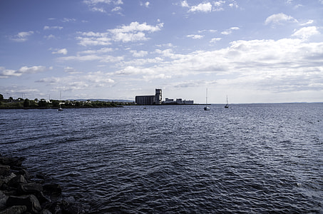 Factory on Lake Superior at Thunder Bay, Ontario thumbnail