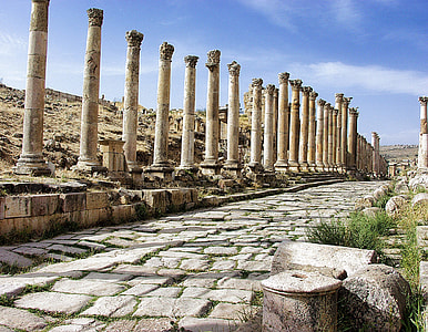 brown concrete pillars thumbnail