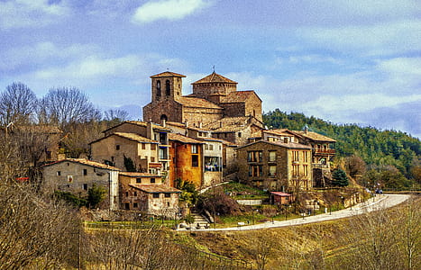 photo of brown concrete houses thumbnail