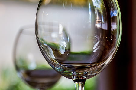 empty clear wine glass thumbnail