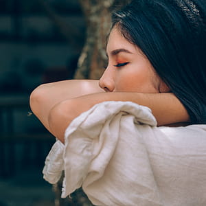 Close-Up Photography of a Woman thumbnail