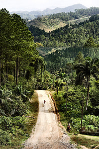 Country road landscape in Cuba thumbnail