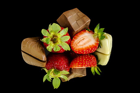 chocolate and strawberries thumbnail