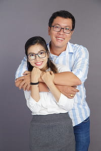 couple holding each other thumbnail