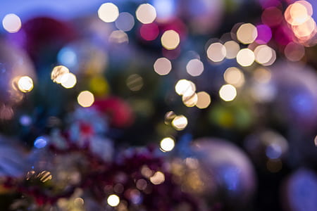 white and orange bokeh background thumbnail