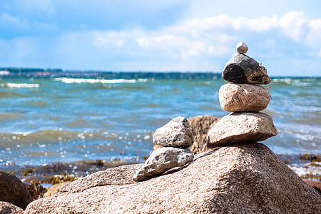 grey cairn thumbnail