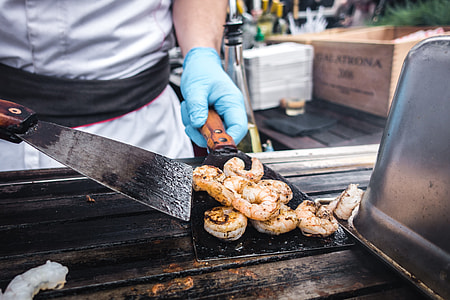 Chef grilling shrimps thumbnail