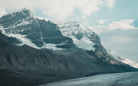 Snow Covered Mountain thumbnail