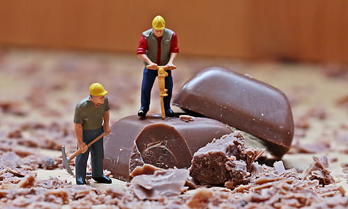 two construction men hammering chocolate bar mini figures thumbnail