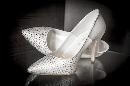pair of white beaded leather pointed-toe pumps thumbnail