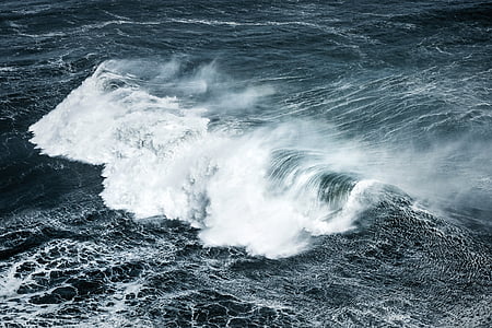 aerial view photography of waves thumbnail