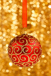 red baubles thumbnail